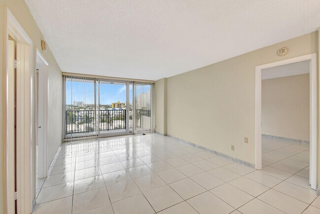 Foto del edificio - 531 N Ocean Blvd