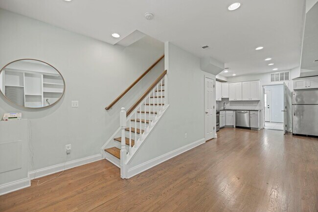 Building Photo - 1751 L St NE