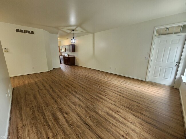 Building Photo - 2 br, 1 bath Condo - 10171 Sunrise Dr