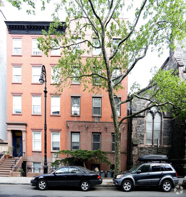 Building Photo - 419 Clinton St