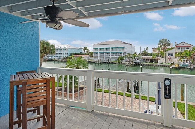 Foto del edificio - 11820 Capri Cir S