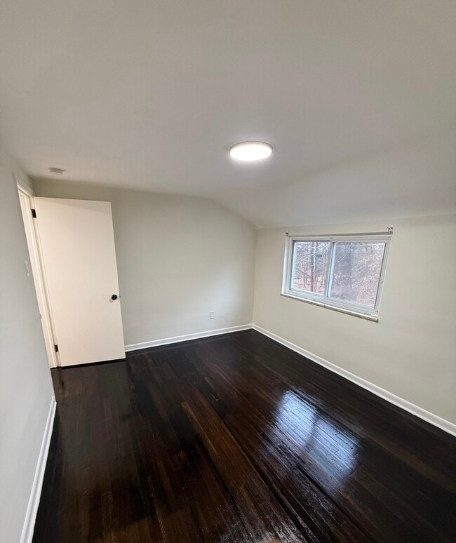 Building Photo - 628 Church St