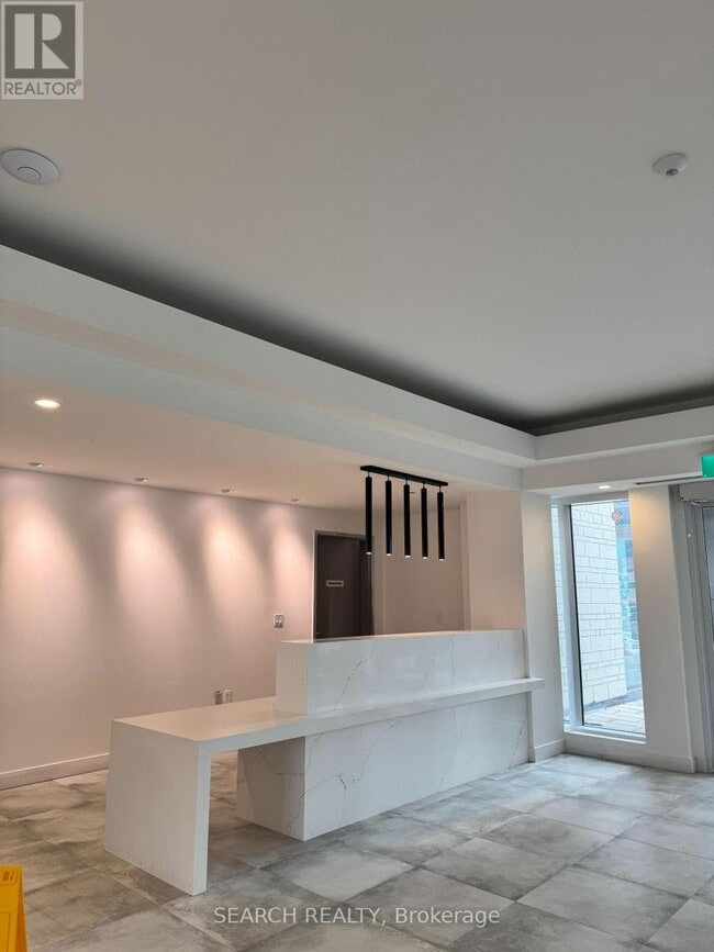 Building Photo - 705 Davis Dr