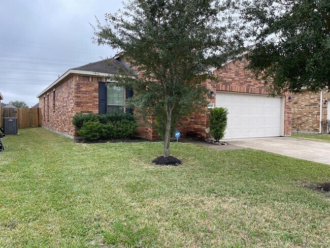 Foto del edificio - 20131 Linden Spruce Ln