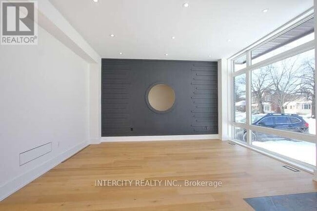 Building Photo - 247 Alderbrae Ave