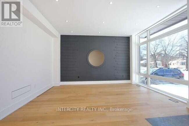 Photo du bâtiment - 247 Alderbrae Ave