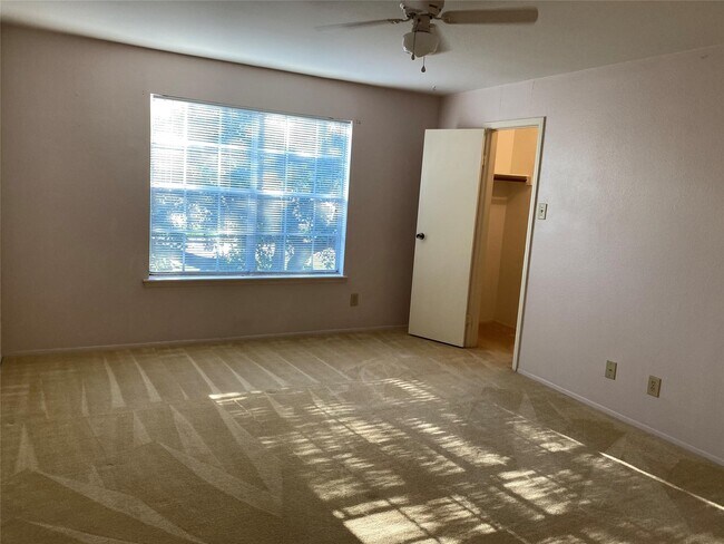 Foto del edificio - 7709 Cambridge St