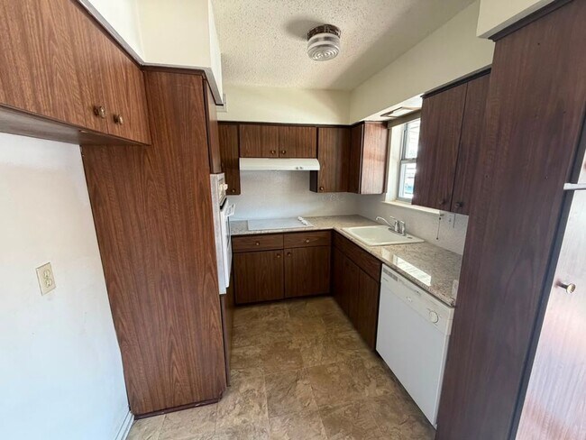 Foto del edificio - 5819 Sandhurst Ln