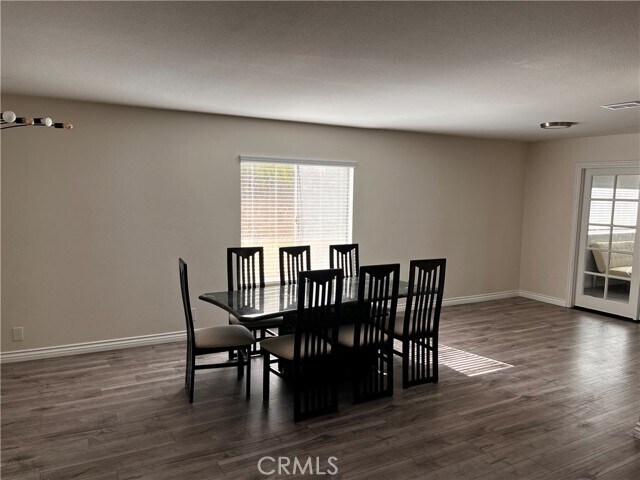 Building Photo - 1657 Meadow Glen Rd