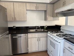 Building Photo - 3228 Honolulu Ave