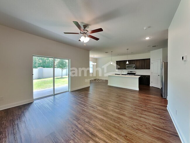 Foto del edificio - 4455 Reisswood Loop