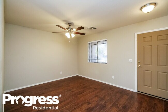 Building Photo - 40689 N Glen Meadows Ln