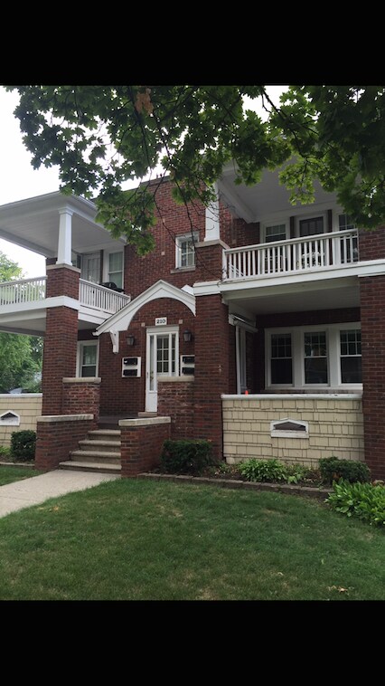 Primary Photo - 210 S Laurel St