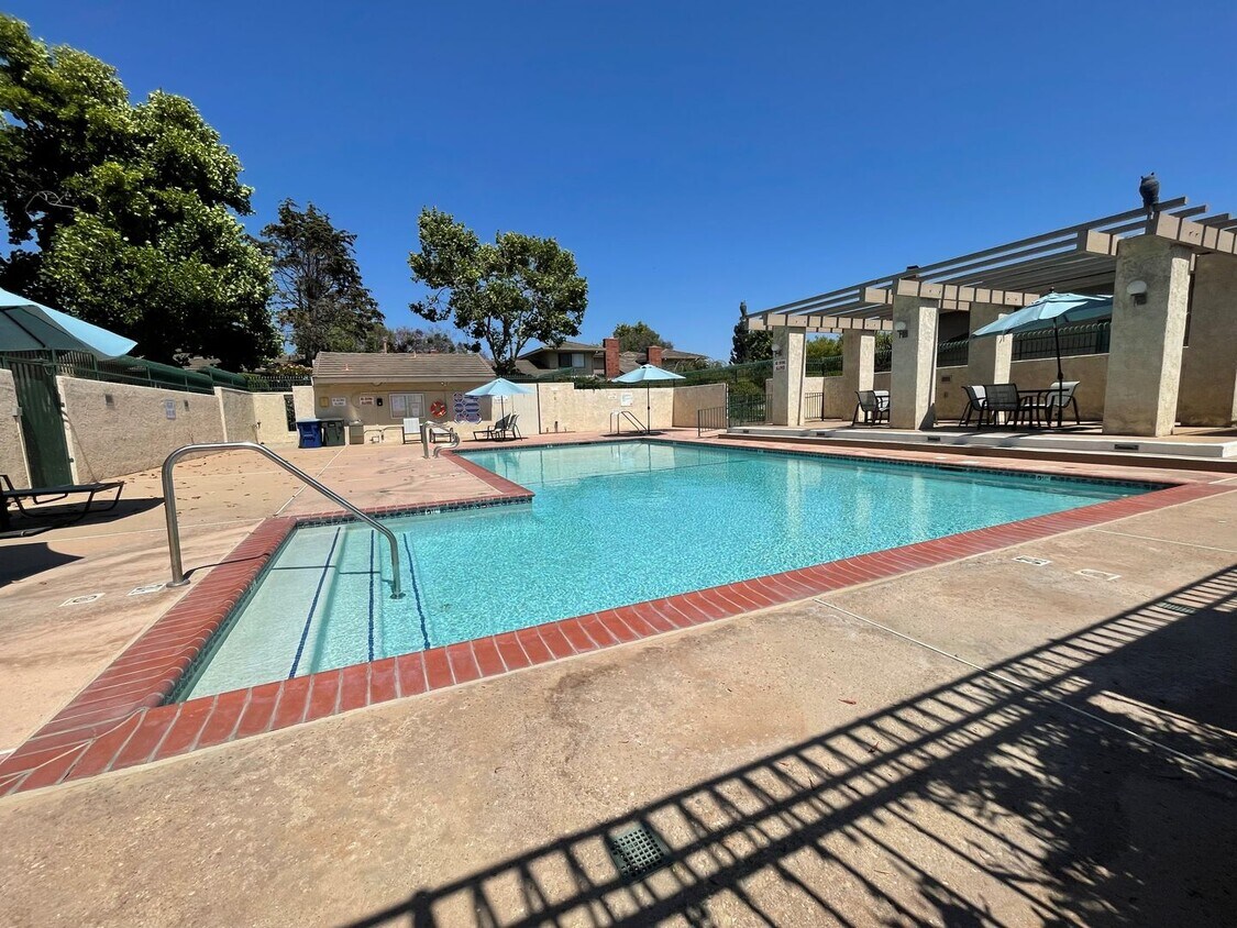 Building Photo - Spacious La Ventana Condominium!