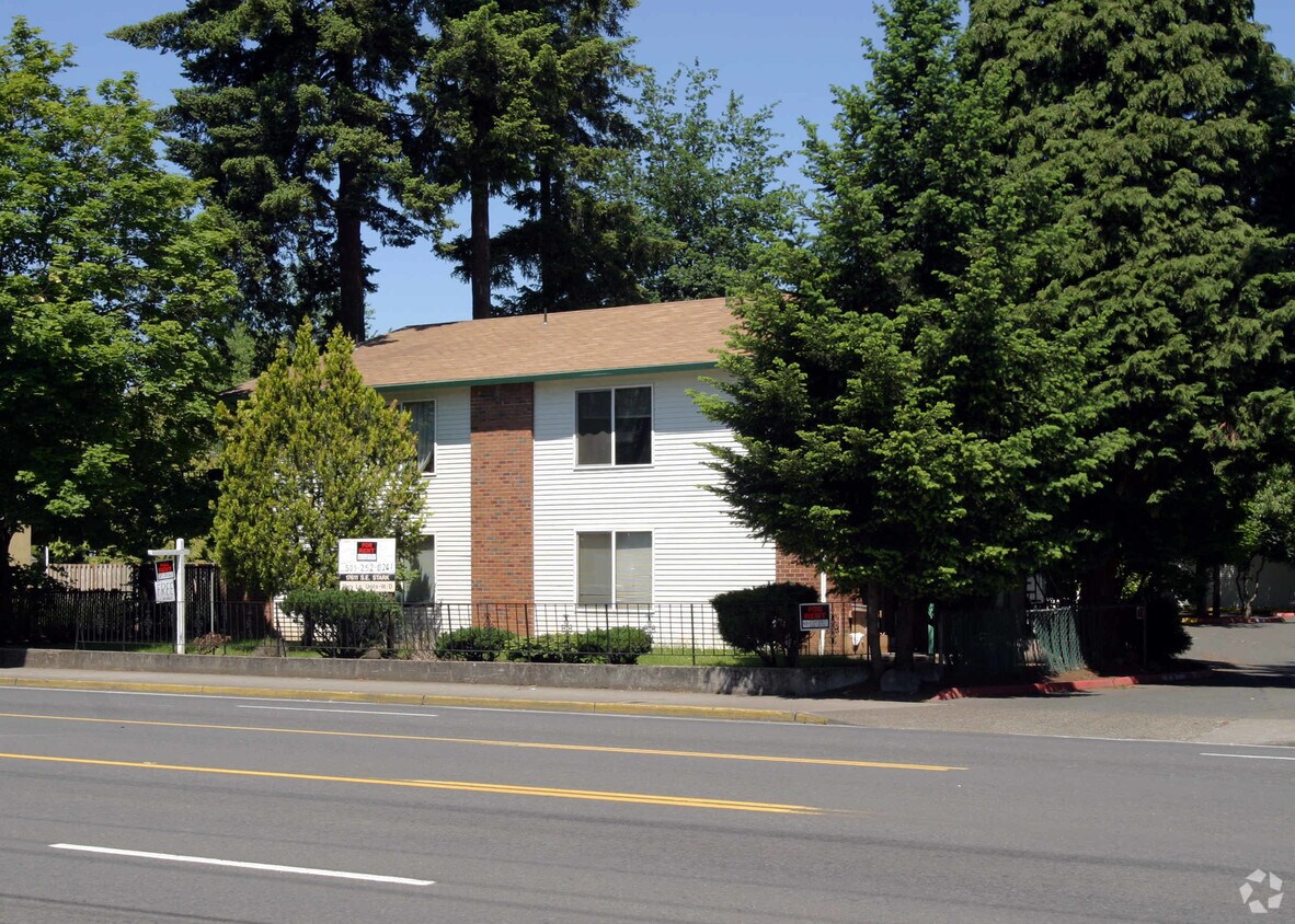 Foto principal - 17611 SE Stark St