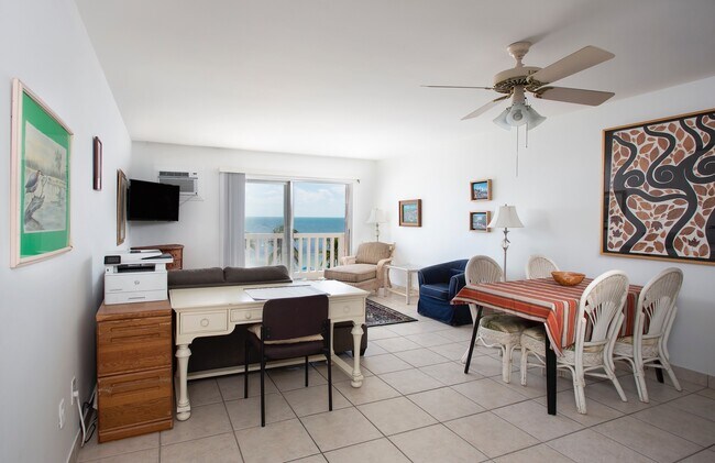 Foto del edificio - 2 Bedroom 1 Bathroom Furnished 5th Floor Direct Ocean View Condo: Available Now thru Nov 10th
