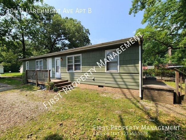 Building Photo - 104 Larchmont Ave