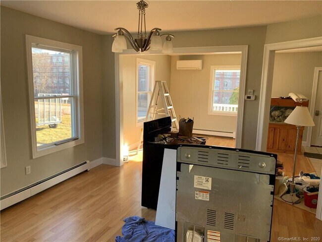 Building Photo - 20 Pawcatuck Ave