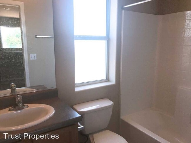 Building Photo - 3 br, 2.5 bath House - 2813 Carretas Dr