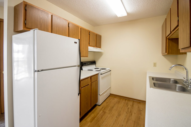 Cocina - Red Oak 48-Unit (City View Apartments)