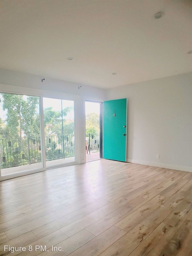 Foto principal - 3348 Atwater Ave