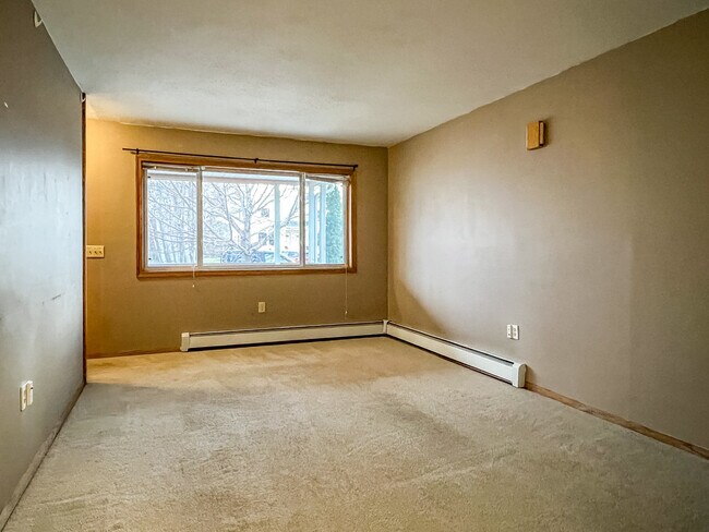 Sala de estar - 2216 Longyear Ave