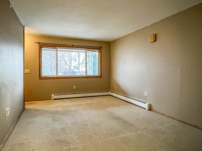 Living room - 2216 Longyear Ave