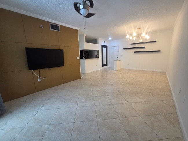 Foto del edificio - 17100 N Bay Rd