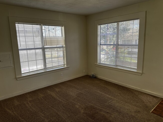 Foto del edificio - 701 Cranford St