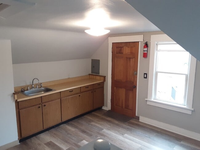 Foto del edificio - 1204 Shawano Ave