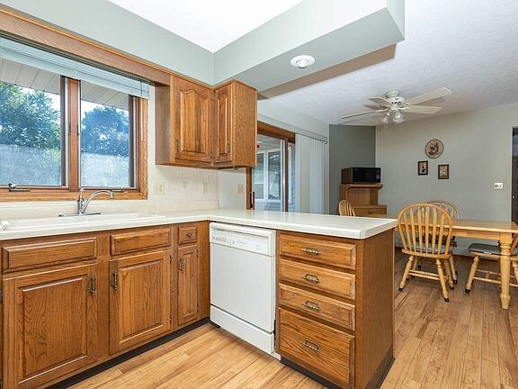 Building Photo - 1389 Red Oak Ln