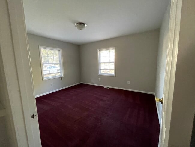 Building Photo - 2960 Shady Ln