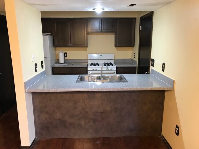 Building Photo - 312 Cross Wind Dr