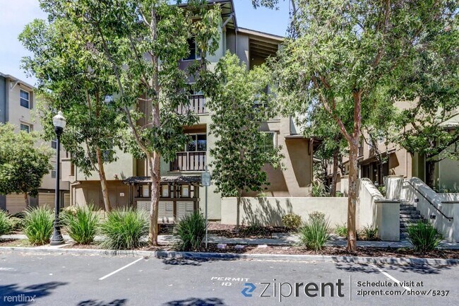 Foto del edificio - 3 br, 2 bath Townhome - 669 Modern Ice Dri...