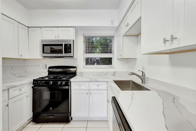 Foto del edificio - 312 Hendricks Isle