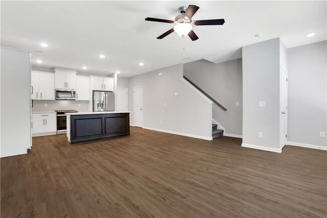 Building Photo - 1954 Sanford Dr