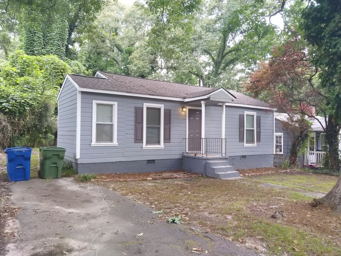 Photo - 700 Cedar Ave