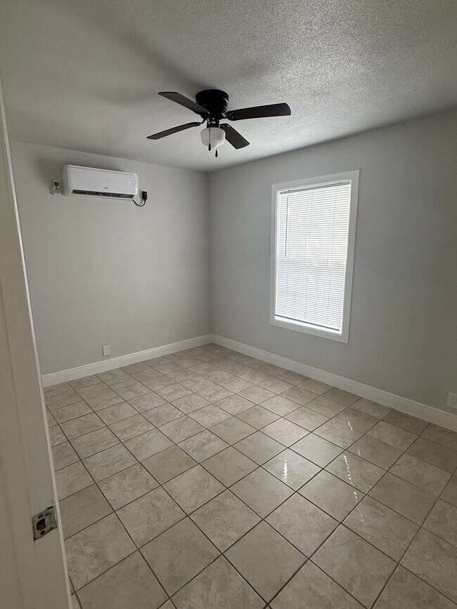Building Photo - 602 Ellor Dr