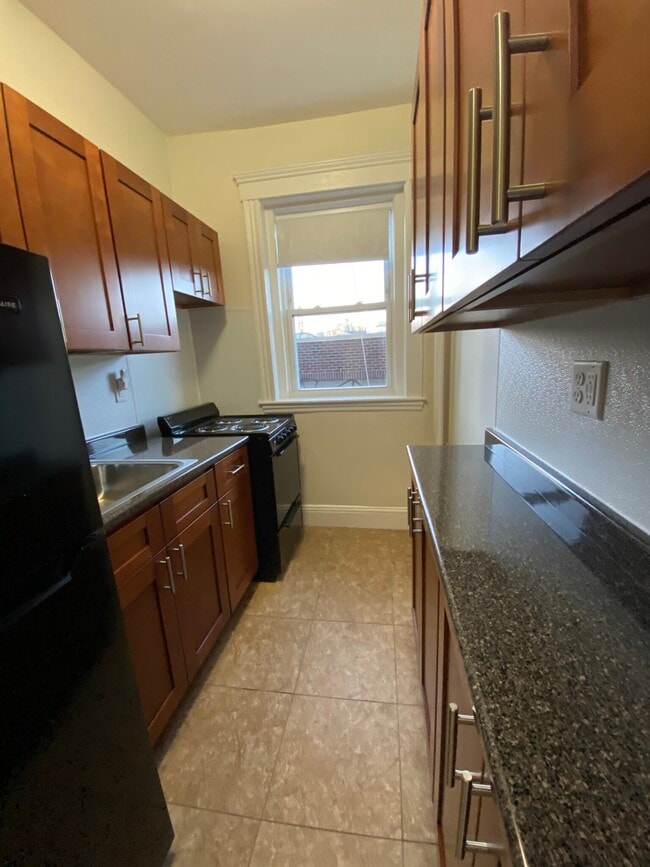 Building Photo - 1185 Boylston St