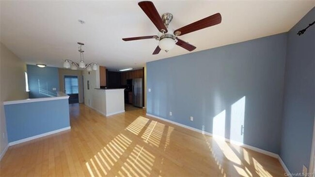 Foto del edificio - 2 bed/2 bath NoDa 2 story for lease