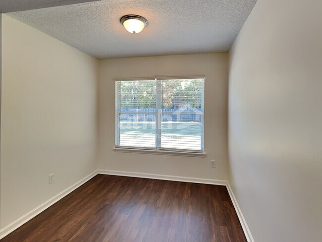 Foto del edificio - 1139 Calla Glen Ln