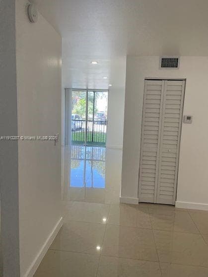 Primary Photo - 16950 W Dixie Hwy