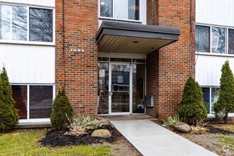 Building Photo - Brock Street Apartments