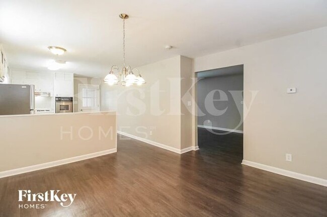 Foto del edificio - 816 Fairmeadow Ave