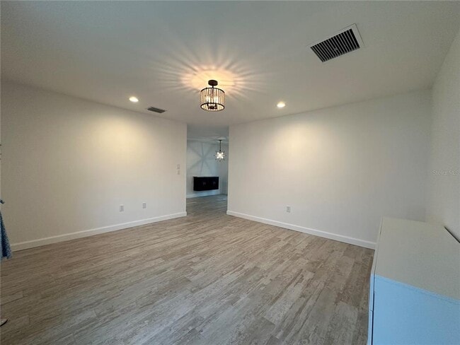 Building Photo - 4300 Avanti Cir