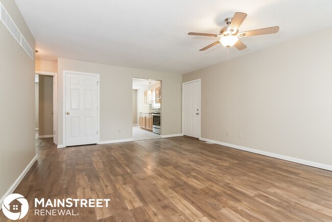 Building Photo - 10345 Prince Dr
