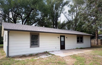 Building Photo - 7209 S Chautauqua St