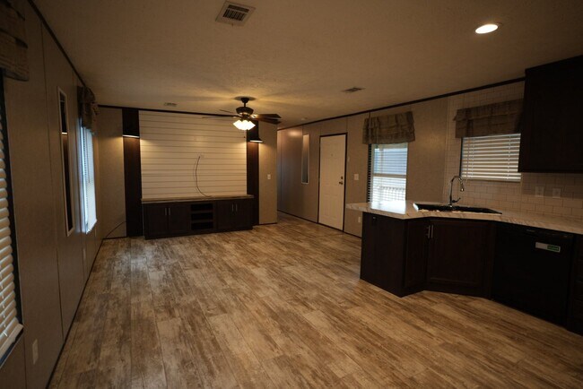 Foto del edificio - Spacious 2020 Clayton Home Awaits You just 1 mile to JSU!