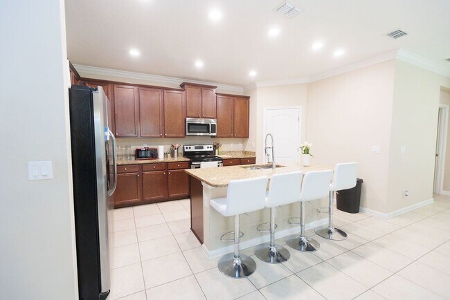 Foto del edificio - 4 Bedroom 3 Bathroom home with 2 car garage