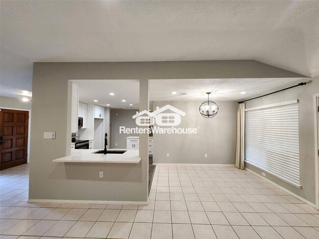 Building Photo - 8327 Bird Run Dr